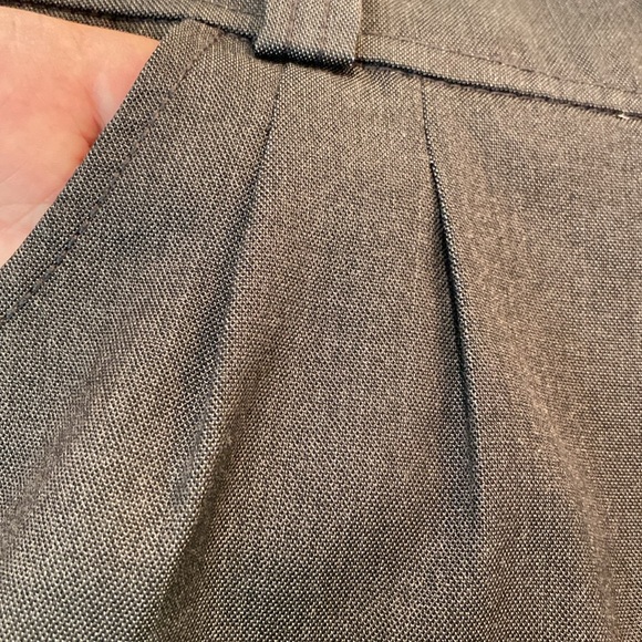 Streetwear Society - pleated grey shorts. Size 5 - Picture 4 of 12